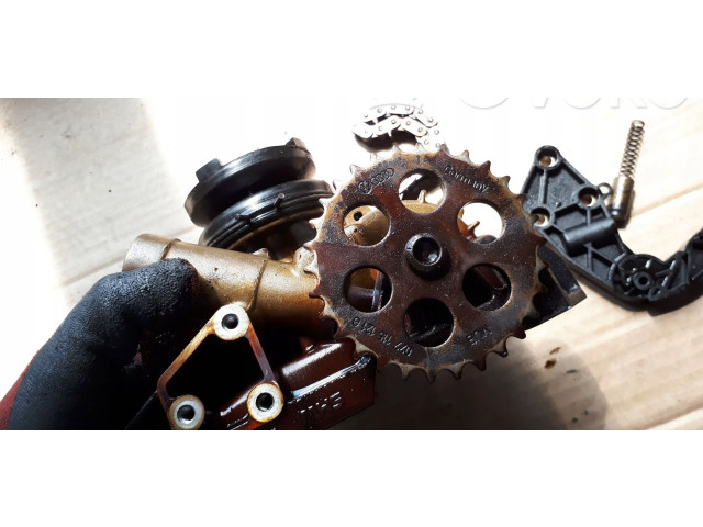 Čerpadlo oleje 077115105J   Audi A8 S8 D3 4E   