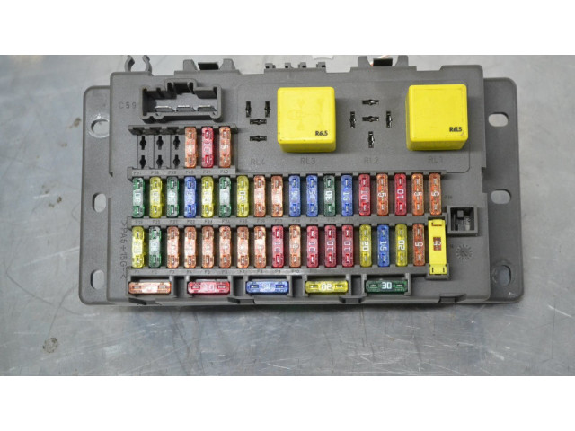 Блок предохранителей 518174503, YQE103138   Rover 75    