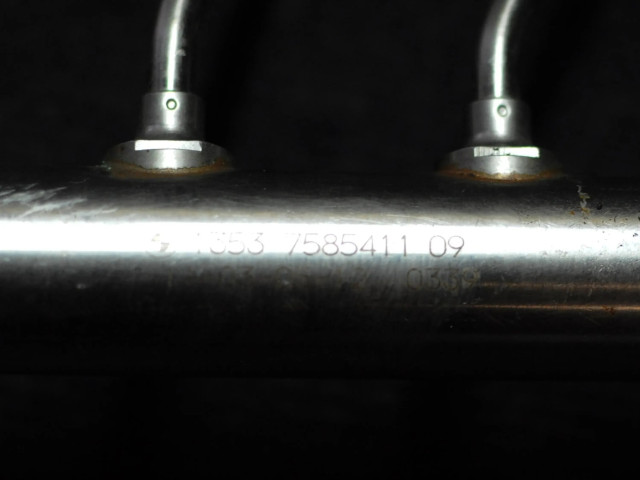 Vstřikovací lišta 7585411 BMW X3 F25 pro benzínový motor 2.0 N20 B20 A