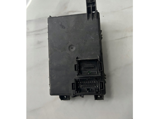 Блок предохранителей 00517954290 Fiat Grande Punto