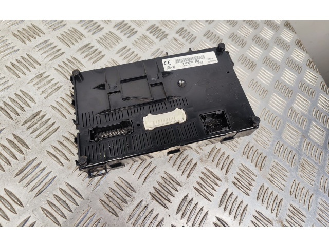 Pojistková skříňka Řídící jednotka BSM 8200387289   Renault Clio III 2010
