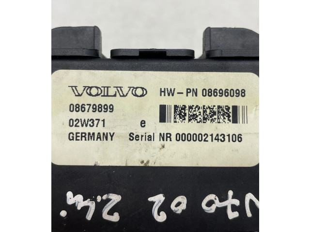 Блок предохранителей 08679899, 08696098 Volvo V70