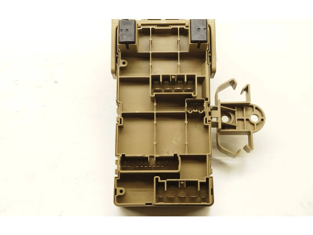 Блок предохранителей    Subaru Forester SH    