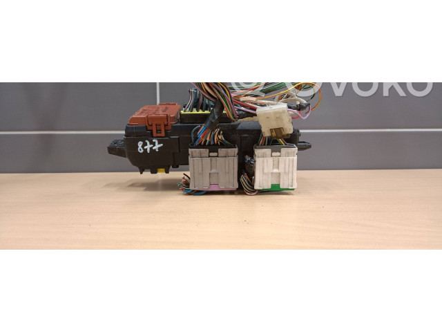 Блок предохранителей MB953355 Mitsubishi Carisma