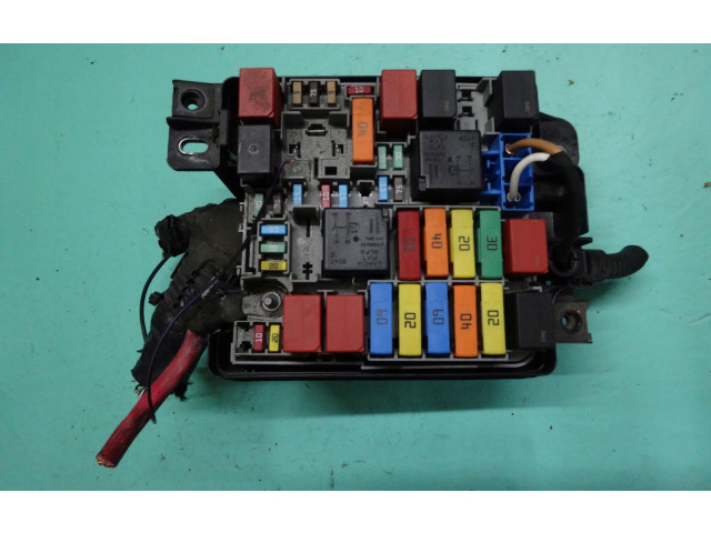 Блок предохранителей  51839437   Opel Combo D    