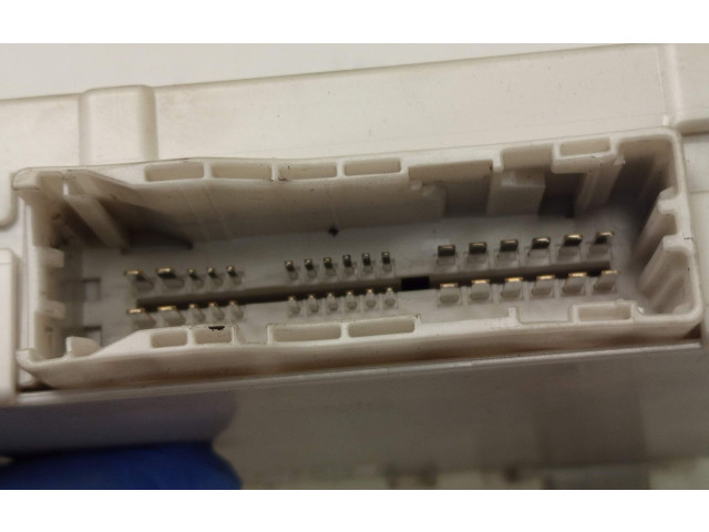   Pojistková skříňka 8267030230   Lexus GS 300 350 430 450H 2007