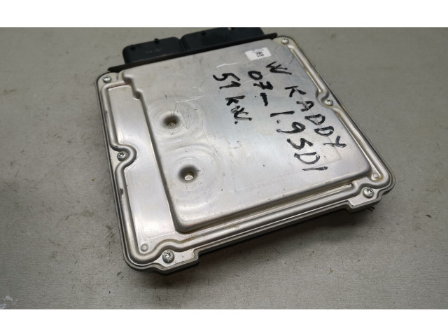 Řídící jednotka 03G906016HN, 0281012272   Volkswagen Caddy 2007