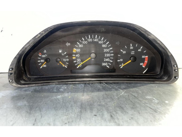 Přístrojová deska Mercedes-Benz E W210 87001345