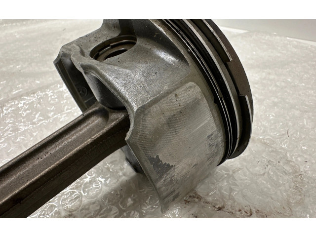  Поршень с шатуном    Mercedes-Benz CLS AMG C219  