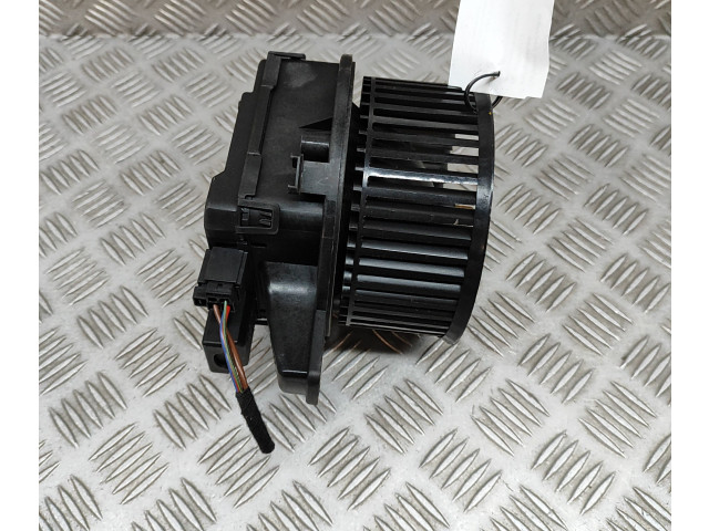 Вентилятор печки    4M1820021B, CZ997009   Audi e-tron