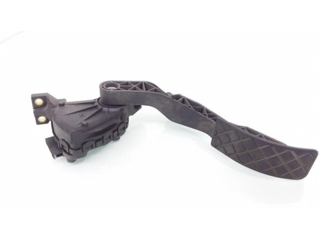 Педаль акселератора