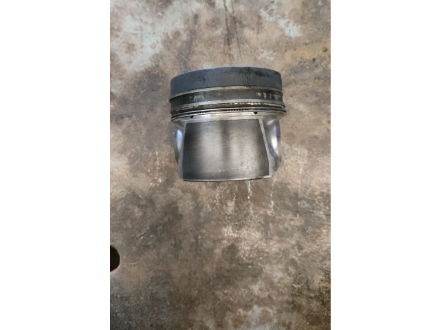  Поршень    Skoda Superb B6 (3T)  