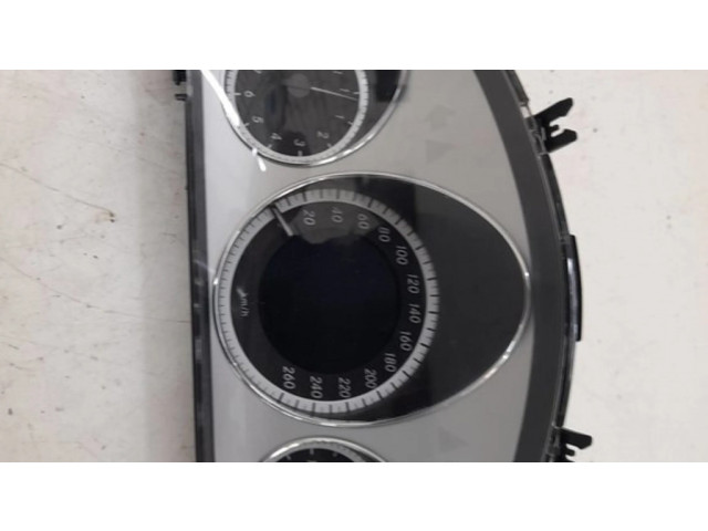 Přístrojová deska Mercedes-Benz E W212 2011 A2129004113, 1333