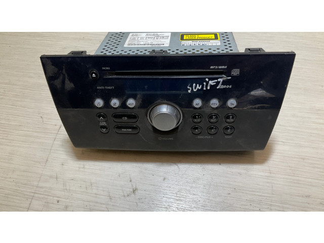 Радио/ проигрыватель CD/DVD / навигация