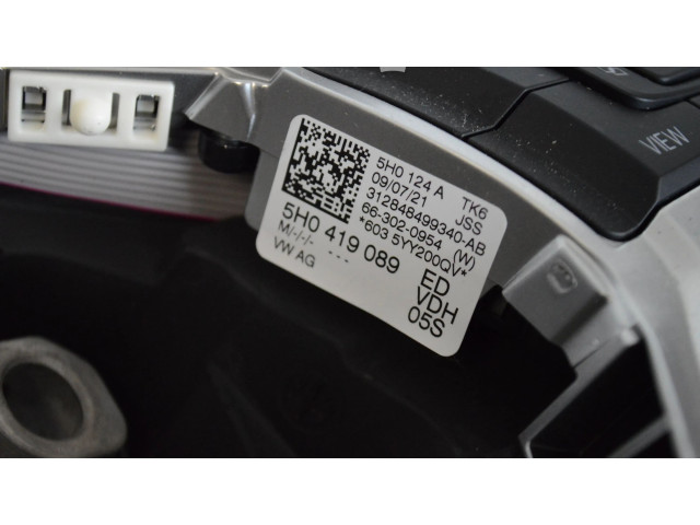 Руль Volkswagen Golf VIII 2019 - года 5H0419089
