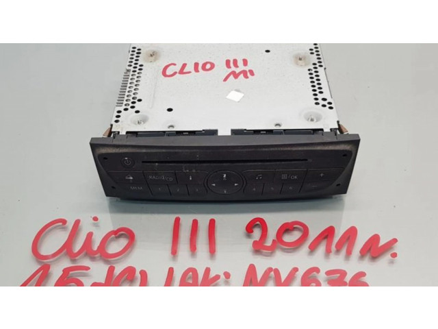 Радио/ проигрыватель CD/DVD / навигация