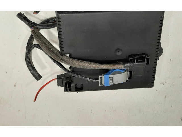 Блок предохранителей 30728512, 28017881   Volvo V70    