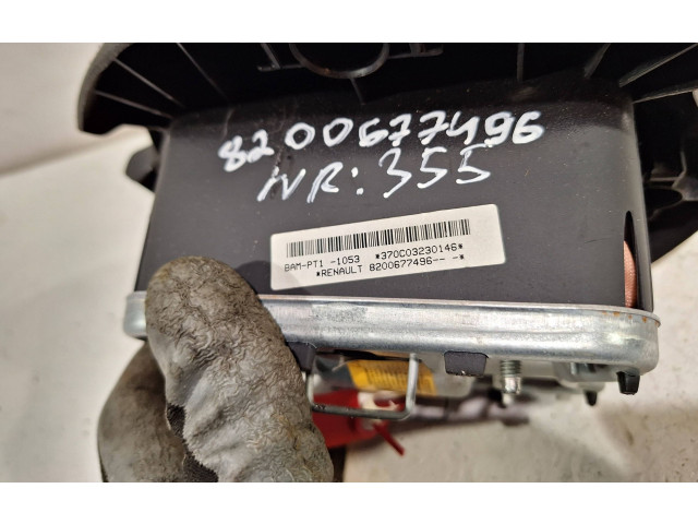 Подушка безопасности водителя 8200677496   Renault Clio III