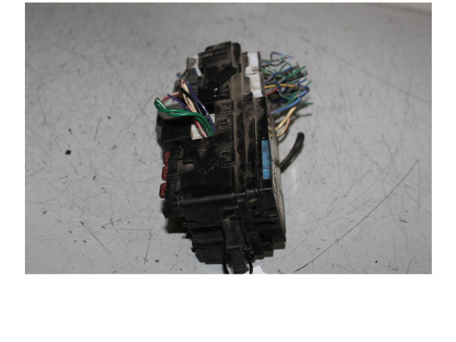 Блок предохранителей MR563564 Mitsubishi L200