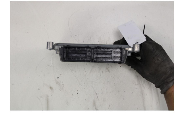 Блок управления топливных форсунок 68402685AB Jeep Renegade