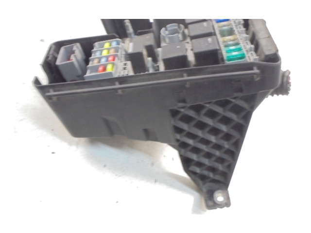 Блок предохранителей 8690698, 8690698 Volvo XC90