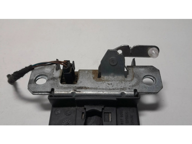 Замок задней крышки