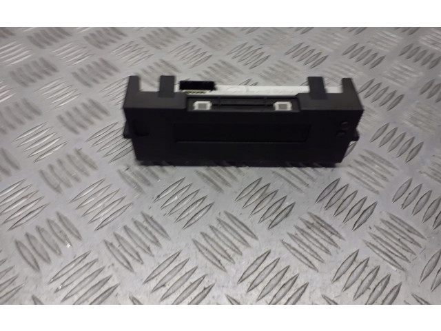 Дисплей 8200307273 Renault Clio III