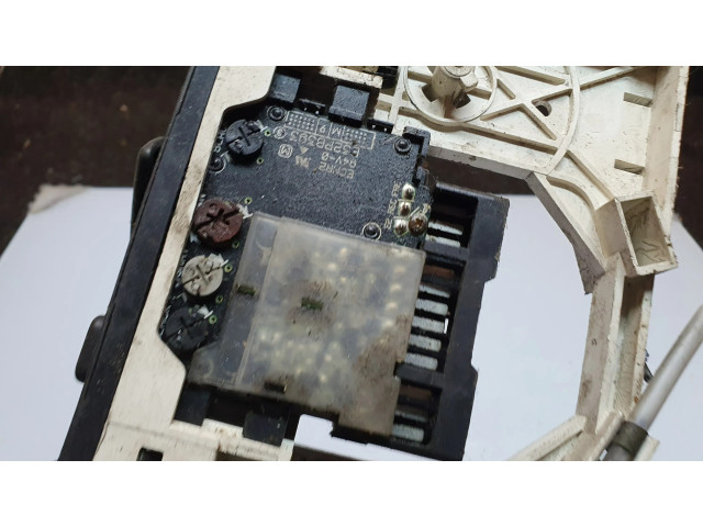 Блок управления климат-контролем E32PB393 Mitsubishi L200