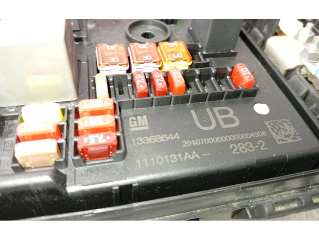 Pojistková skříňka 13368644 Opel Zafira C 2013