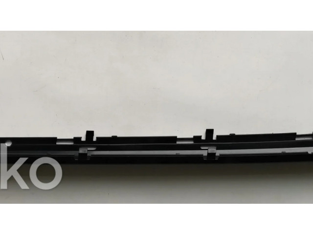 Отделочная ленточка заднего бампера