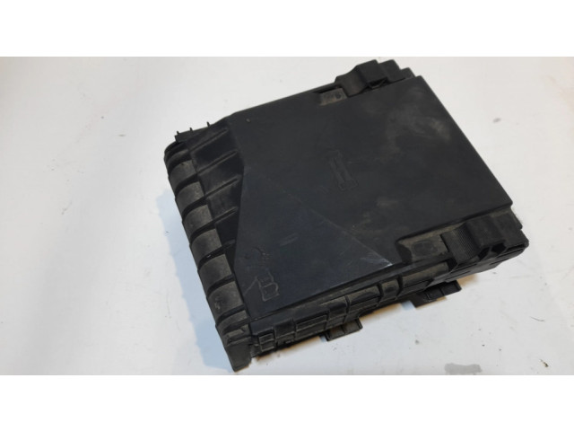 Блок предохранителей  8J0937124, 1K0937132   Audi TT TTS Mk2    