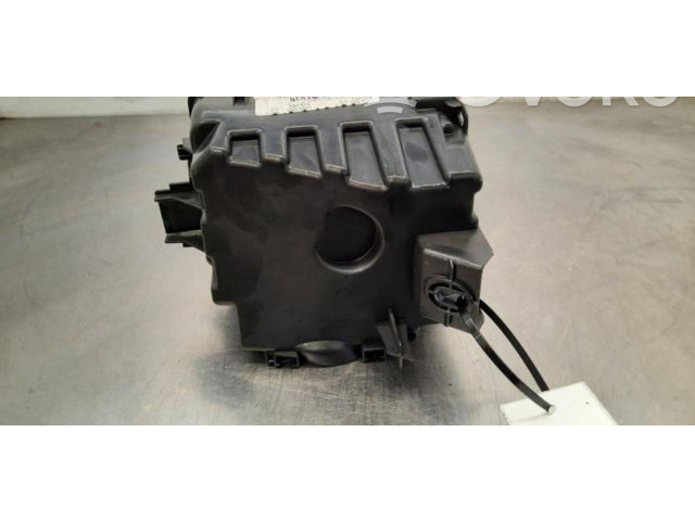 Блок предохранителей     Peugeot 2008 II    