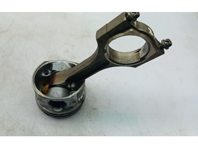 Píst    BMW M3 F80    N47 D20 C 