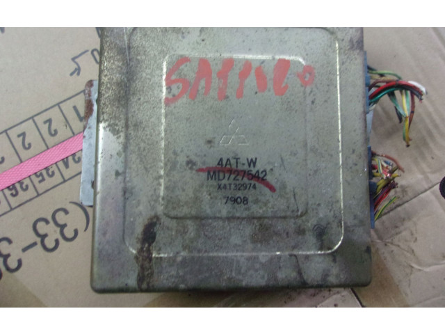 Модуль управления консоли Toyota Yaris