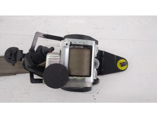 Задний ремень безопасности