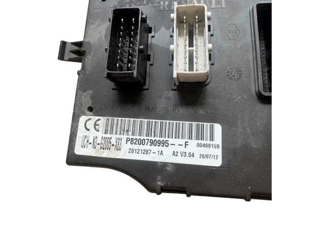 Блок комфорта 8200790995   Renault Trafic II (X83)   