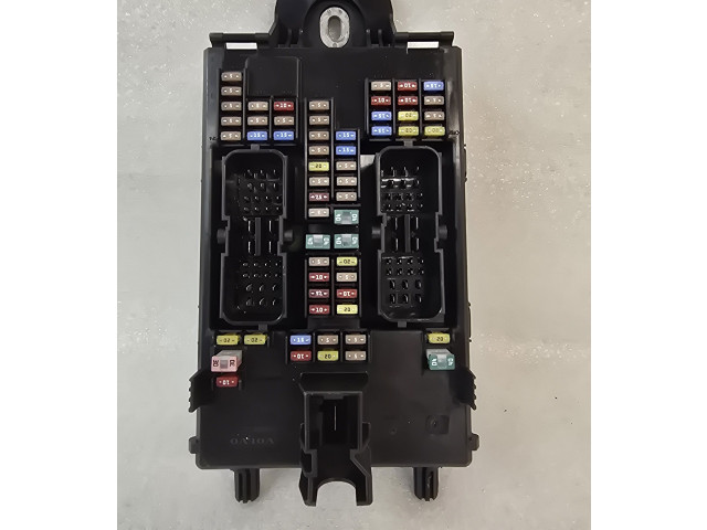 Блок предохранителей 31682732 Volvo XC90