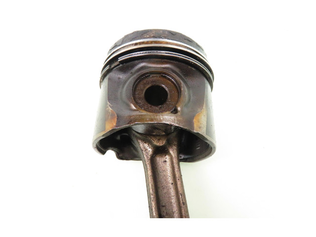  Поршень с шатуном D 5244 T2   Volvo S60  