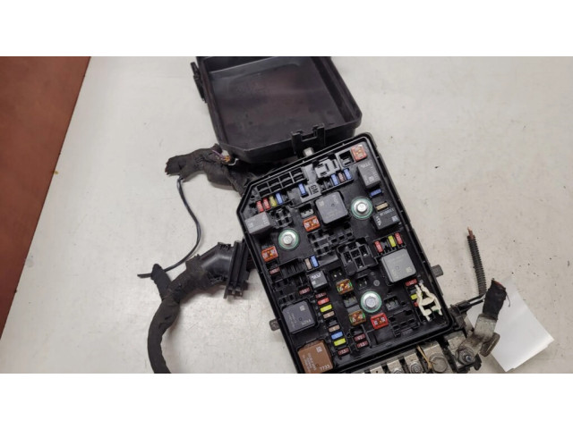 Pojistková skříňka 39040853, 8639800000000U Opel Astra 2016