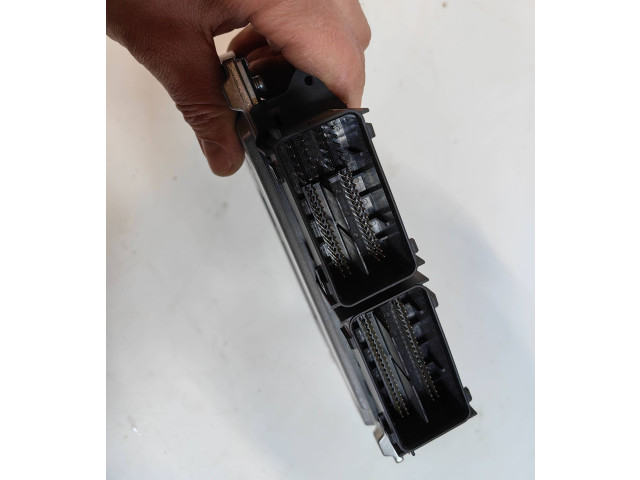 Блок управления двигателем Блок управления 32383818   Volvo S60