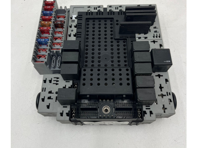 Блок предохранителей 8622520, 8622520 Volvo S80