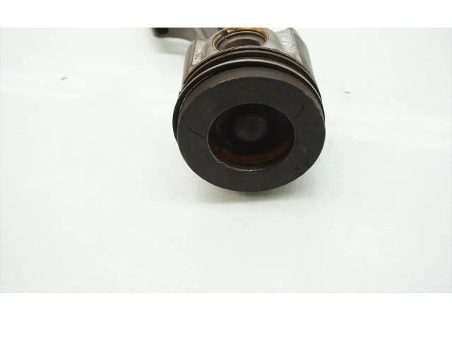 Píst    Ford Transit Custom     