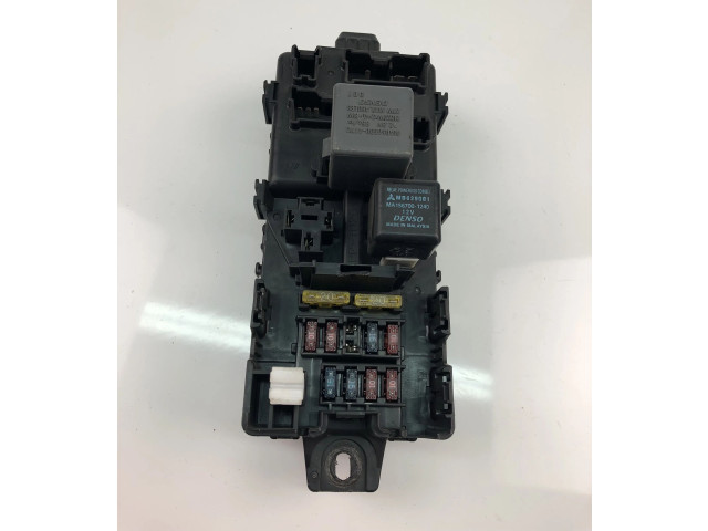 Блок предохранителей MR409898 Mitsubishi L200