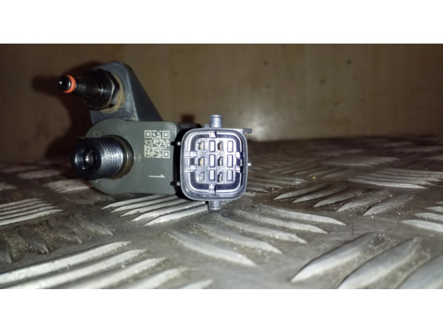 Vstřikovač 31432836   Volvo XC90  pro naftový / Электричество motor 2.0  
