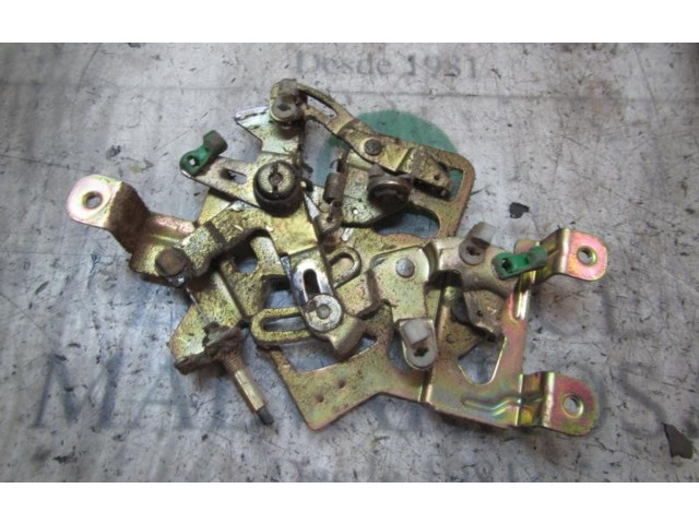 Zámek zadních dveří    Nissan Serena 1999