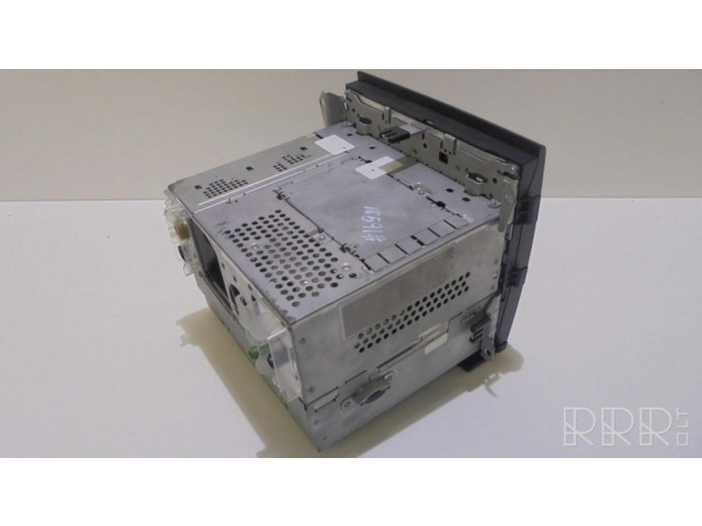 Радио/ проигрыватель CD/DVD / навигация