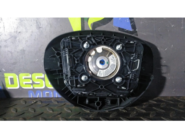 Подушка безопасности водителя 985100037R   Dacia Duster