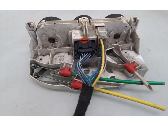 Блок управления климат-контролем    Skoda Octavia Mk1 (1U)