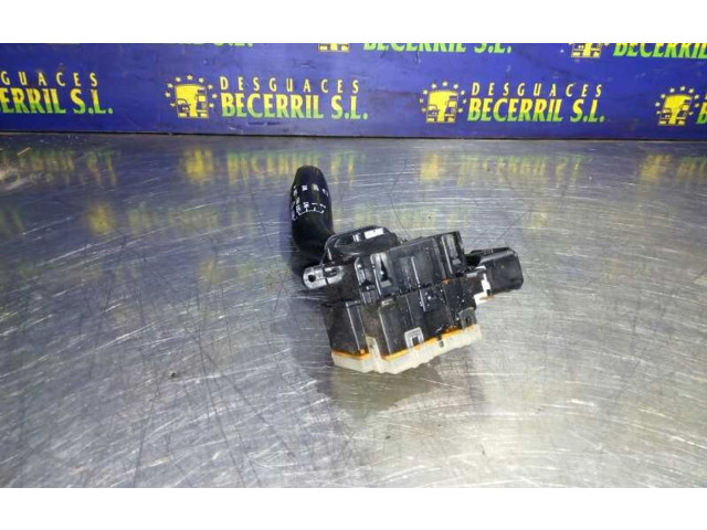 Ручка стеклоочистителей Mazda Premacy