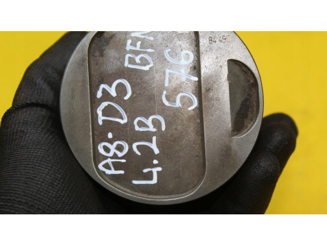 Píst    Audi A8 S8 D3 4E     